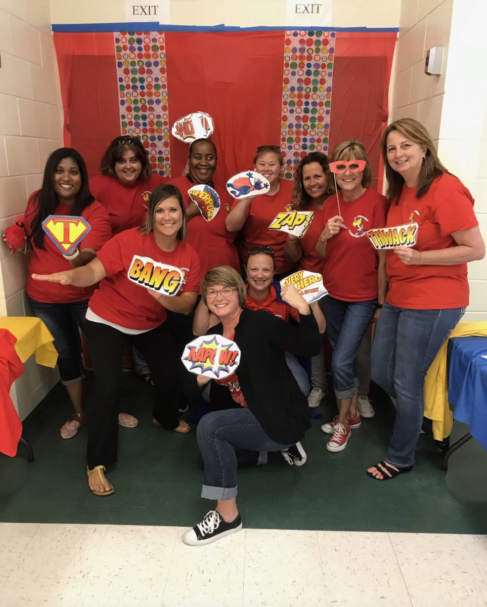 Cass_Stewart's tweet photo. I will never forget my first day as a @rjlCardinals- reveal and surprise at #SLT! So much for the District #TableCoach!! Lots of memories! ❤️❤️❤️ #CampCardinal #Murals #TeamFourthGrade #VCSTOTY #TOP5 https://t.co/r1dC869302
