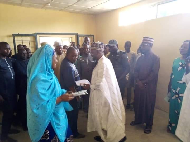 TrackaNG's tweet photo. N180m was allocated in the 2020 FG ZIP for the provision of medical equipment to six LGAs at N30m each in Taraba North Senatorial District, Taraba State.

We tracked and report that a few types of equipment has been delivered. 

Agency: @smedaninfo 
 
https://t.co/gnk6ONOy72 https://t.co/0kcTSuY6Nk