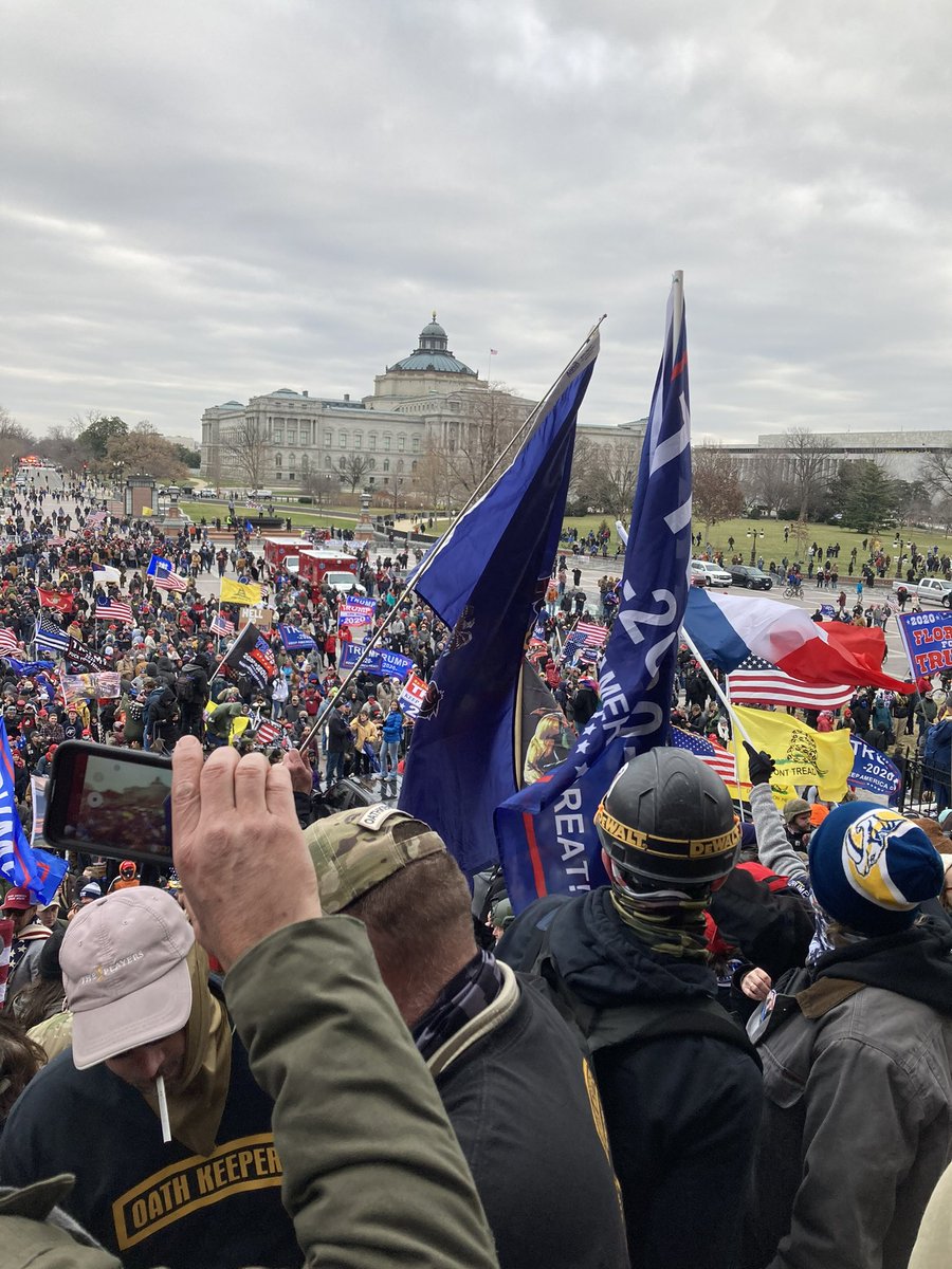3/ There were hundreds of thousands if not a million or more involved in this protest. I was at an ancillary protest where we had a couple of thousand people  #LatinosForTrump  #BlacksForTrump  #VeteransForDonaldTrump were all at this event and it was very cold.