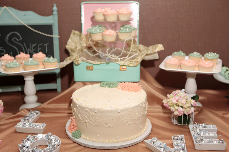 1OneLoveEvents's tweet image. #ThrowbackThursday to this beautiful Bridal Shower we planned. Let us know how we can plan yours!

#oneloveevents #evenplannerfortworth #BridalShower