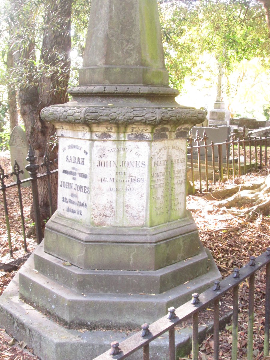 allanrob9's tweet photo. Johnny Jones whaler & sealer #Karitane #NZ Had first farm at #Waikouaiti #Matanaka that helped the early settlers establish #Dunedin Buried in Southern Cemtery. https://t.co/KnJEJSdmI6