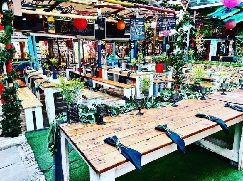 Do yourself a favour and add @railwayscafe to your bucket list of places to dine at this year! We're head over heels in love with this eatery. 
.
📷 @railwayscafe
.
#railwayscafe #railways #cafe #bucketlist #2021 #tswhane #pretoria #pretoriacoza