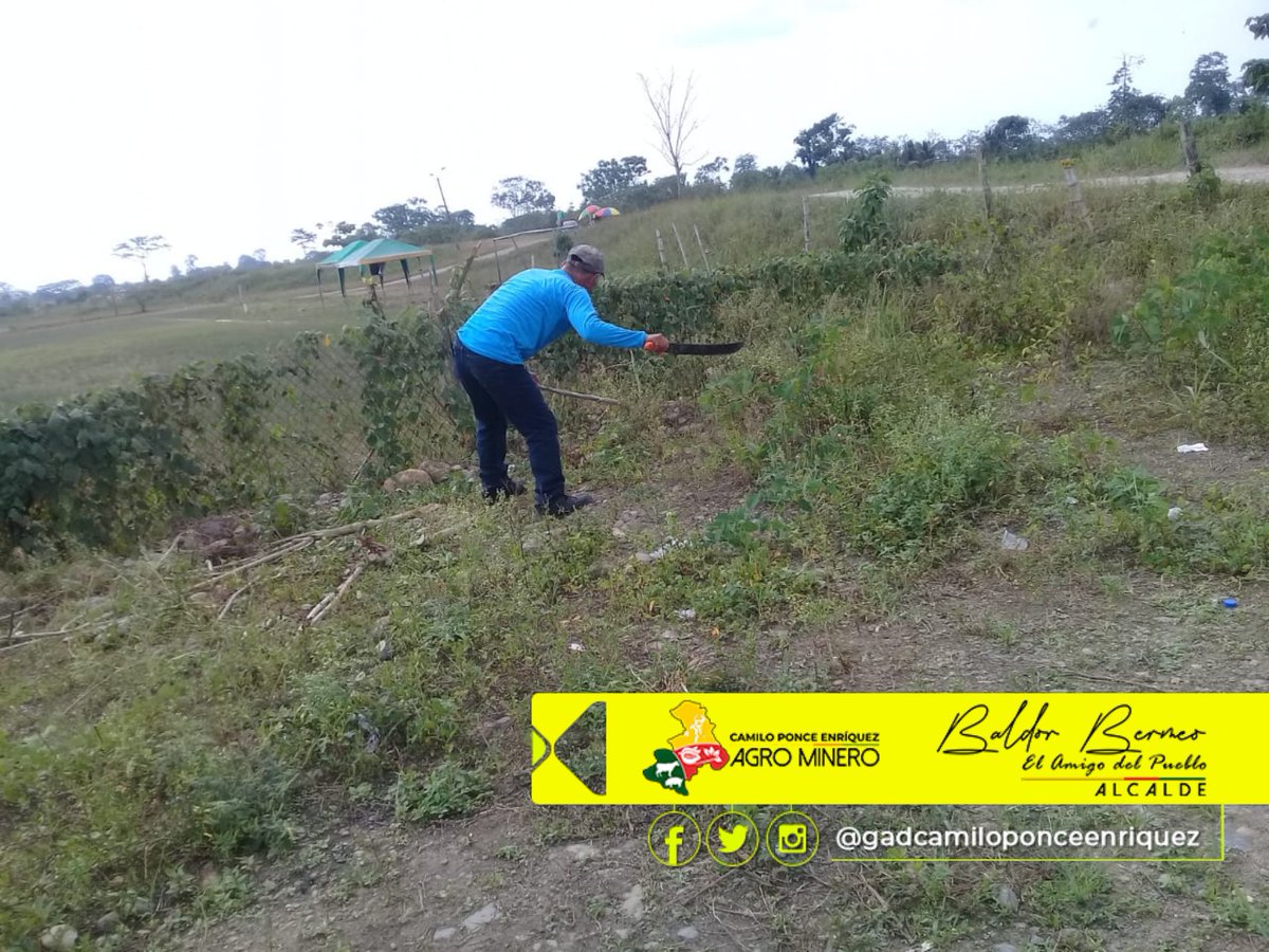 GADCPE's tweet photo. El GAD Municipal a través de la Unidad de Deporte, realizaron mantenimiento de limpieza a las diferentes canchas deportivas que tiene nuestro cantón, para iniciar una nueva temporada de entrenamientos con nuestra juventud ponceña @Lenin
@AzuayPrefectura @goberazuay https://t.co/RlGdaZCbdD