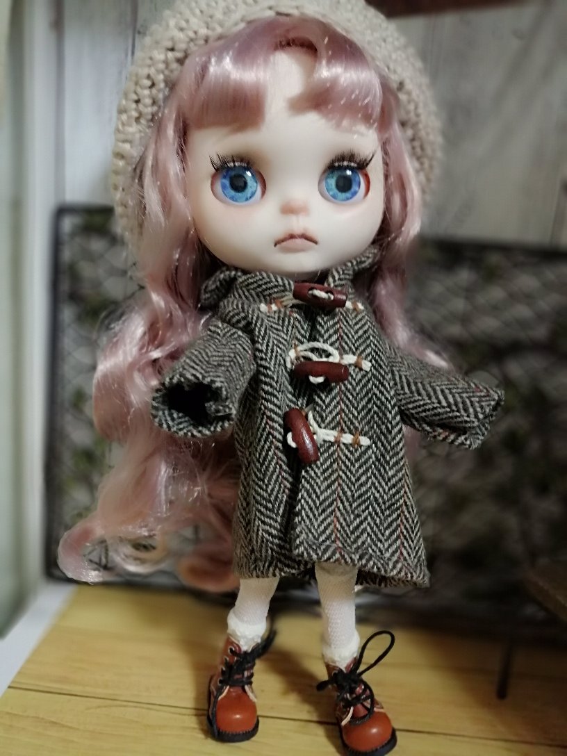 rubihonn's tweet photo. #トグルボタン やっと海外から届いたので早速コートに付けてみました🎶
リンちゃん可愛い😆💙💚💛💜❤💗💖
#おじさんコート
#ダッフルコート
#ブライス服
#カスタムドール
#ハンドメイドアイ
#ハンドメイド服 https://t.co/QVaZHTegLk