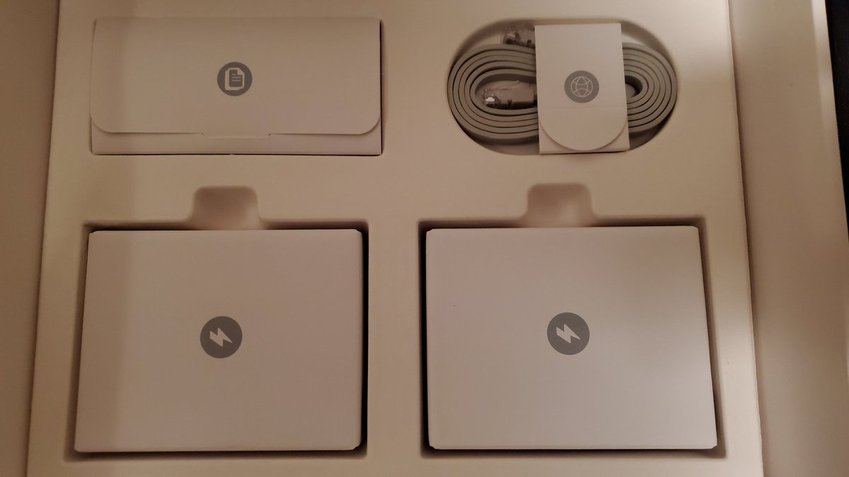 GTM618's tweet photo. On a happier note my #M9Plus from @TPLINK @TPLINKGaming arrived today. Super easy Setup and super clean packaging.  Cont https://t.co/wUD5ps3BFy