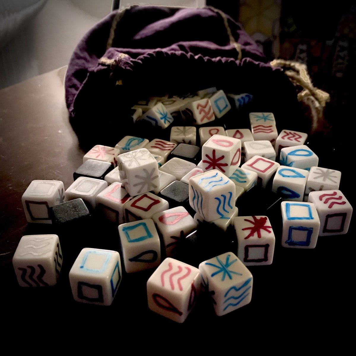 PermutationGame's tweet image. The new PerMUTATIONS cubes are finished! Tomorrow, we‘re planning to begin testing our new & updated game mechanics, so please continue to follow us here for more details on this new prototype!
#permutationsgame #tabletop #gamedev