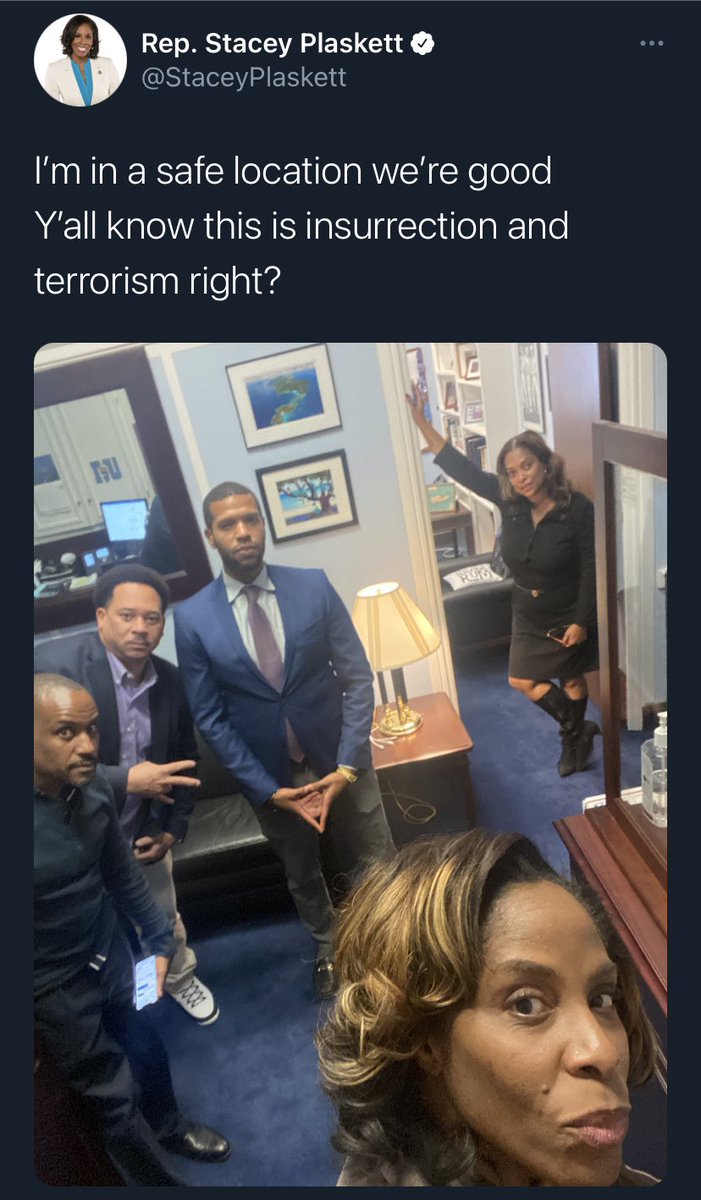 Fabmom83's tweet photo. “We” The Black Twitter Delegation all afternoon 😅 https://t.co/lmLcAdsQtA