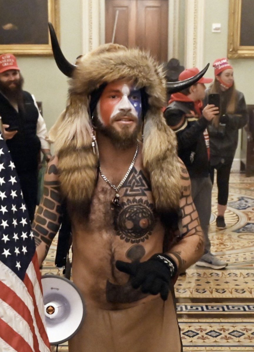 One of these things is just like the other: look closely.(<a href="/VictoriaPolice/">Victoria Police</a> image via <a href="/thejimmalo/">Jim Malo</a>)