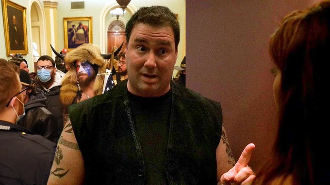 ErGJIBiW4AE1lR1?format=jpg&name=small