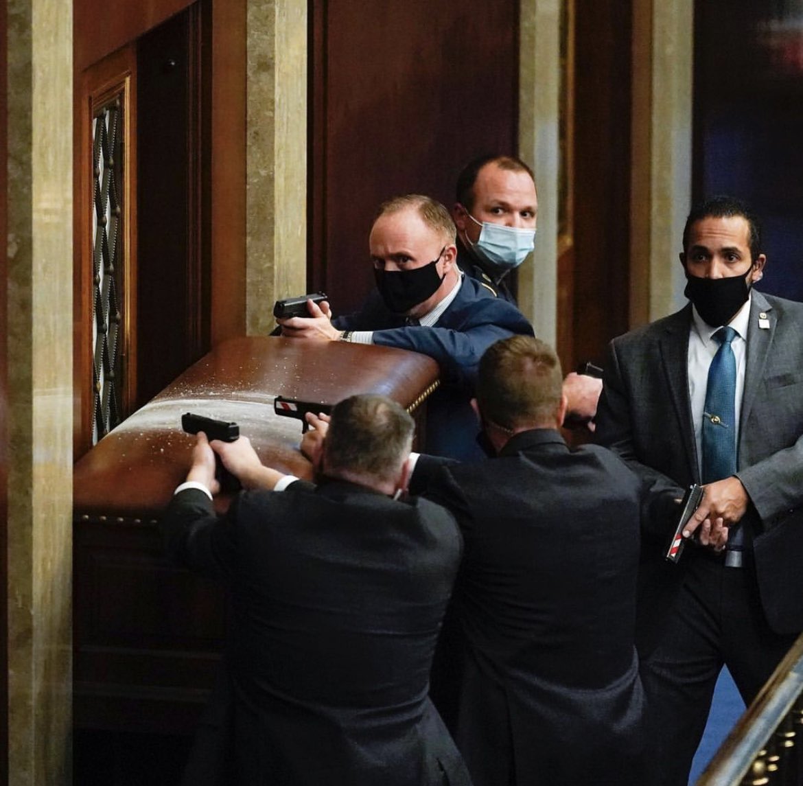BurgerJordan's tweet photo. If I saw this without any context, I’d think “it’s a new season/reboot of 24 or Designated Survivor” not the reality. This is just so insane. #DesignatedSurvivor #CaptiolBuilding #siege2021 #trump #protest2021 #CoupAttempt #Purge #electoralcollegeVote https://t.co/XFxnEufGqa