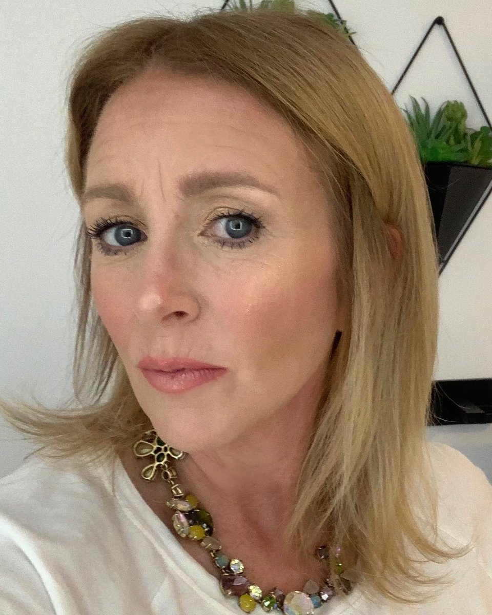 makeup_mel's tweet photo. What do you see when you look into the mirror. I see a proud mom, wife, daughter, friend and makeup artist. #beproud #bestrong #bekind #haveareason #beyourself #begrateful #loveyourself #loveothers #aginggracefully #agewithgrace #agingskin #aging #aginglikefinewine #makeupartist https://t.co/2O8S0sqRaq