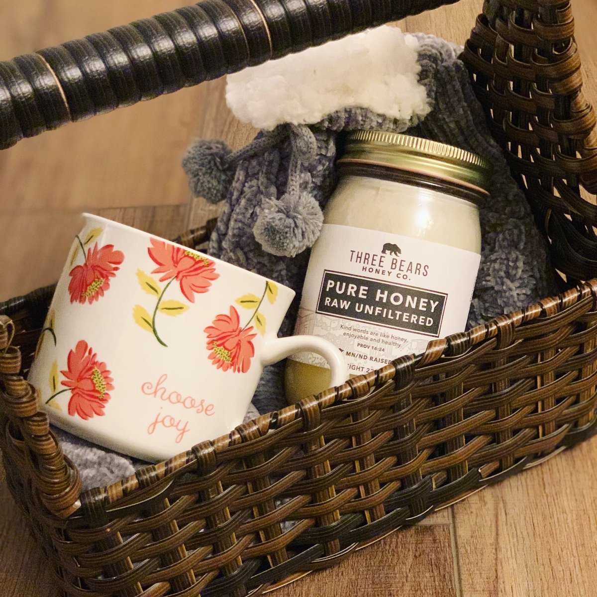 tbhco's tweet photo. Fuzzy socks, coffee cups, and best of all, honey. 🍯  What’s your go-to care package item? #ThreeBearsHoney #fargomoorhead #shopsmall https://t.co/sJMHLZKLa6