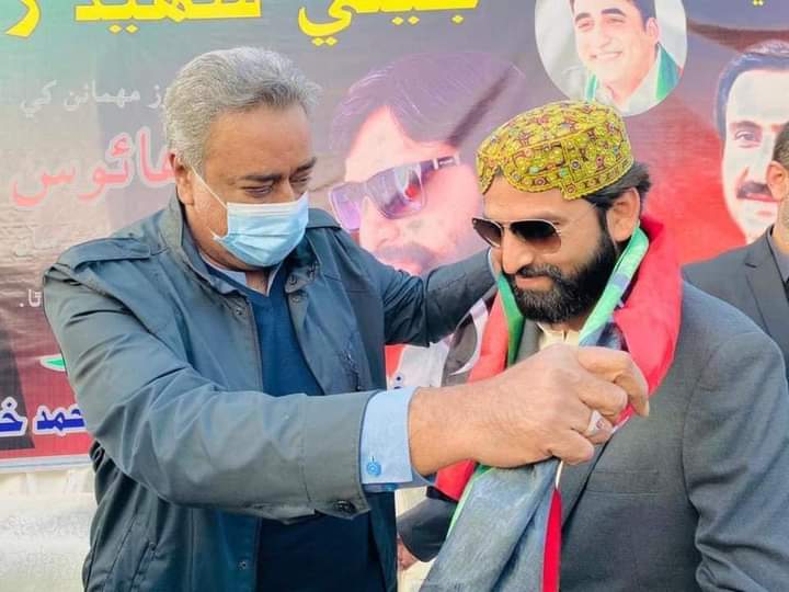 MeidaCellMBKL's tweet photo. We welcome jam Azeem&waseem khan dahar in PPP family. @MirBabarLoond #DistrictPresidentPPPGhotki
#G_A_Bhhutto
#G_A @AAliZardari
#G_A @BBhuttoZardari https://t.co/XJN6Z8oyQW