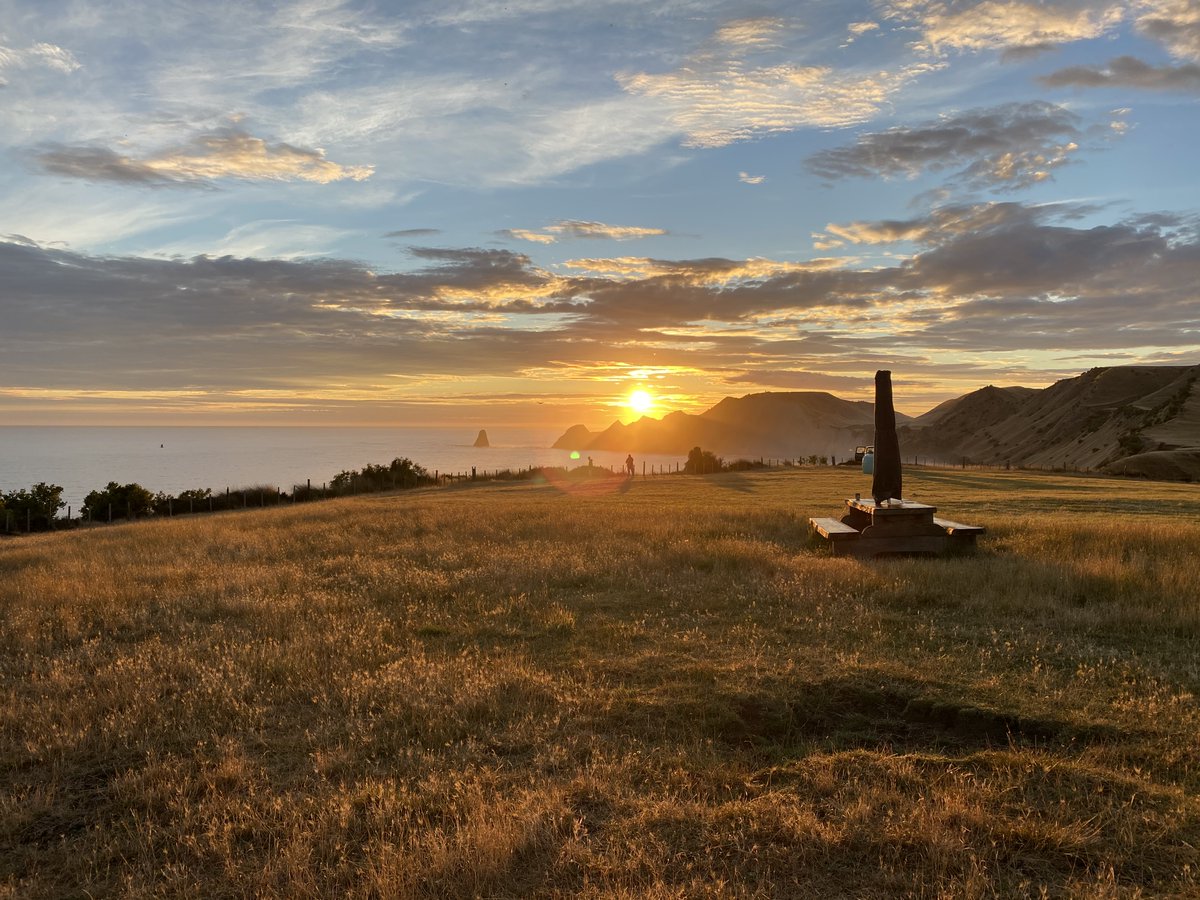 A sunrise breakfast at Black Reef did you say?  Yes please, count me in for the morning.

#CapeKidnappers #RobertsonLodges #RelaisChateaux #RobertsonLodgesMoments