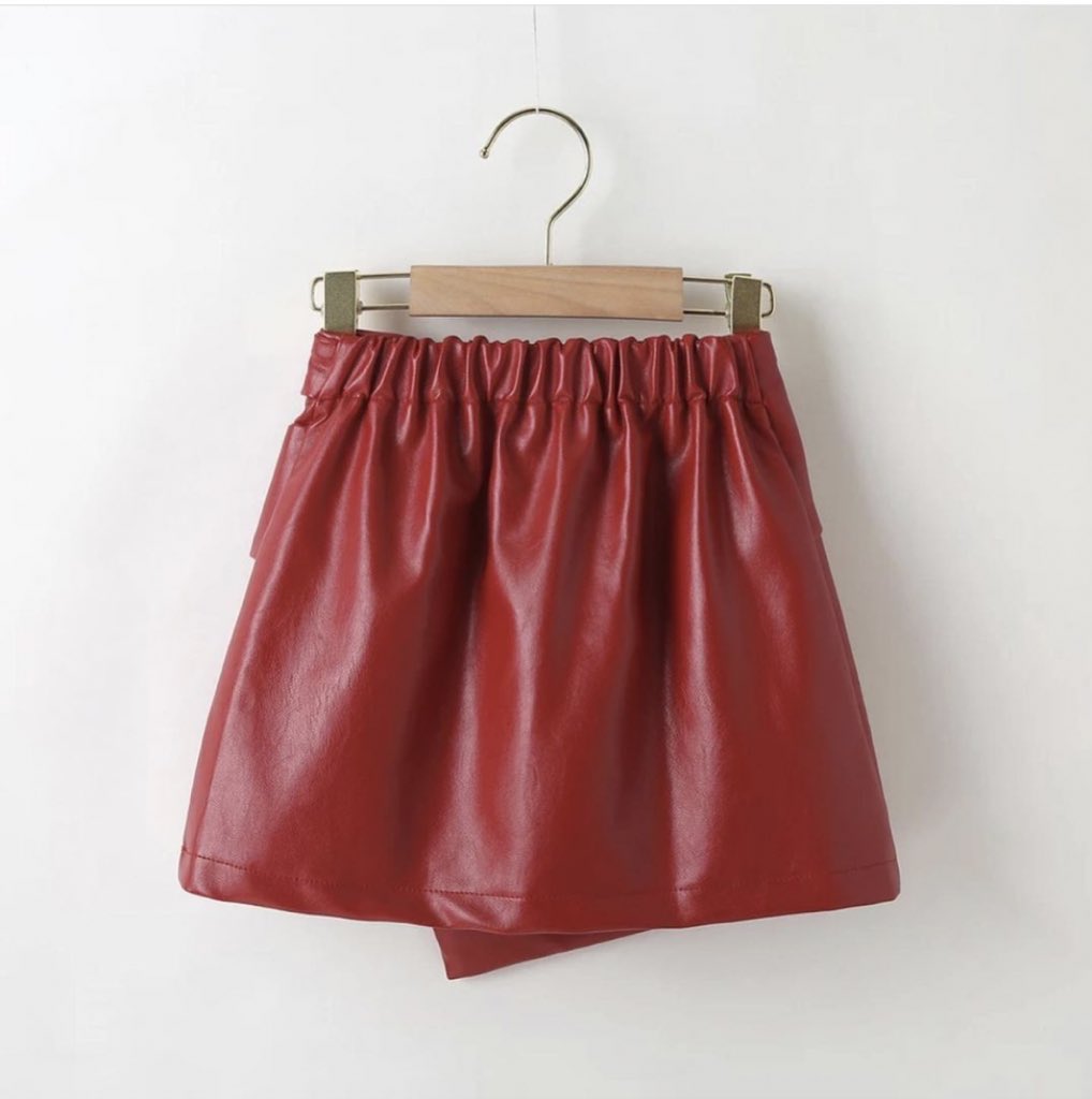 shop_0000's tweet photo. 💎予約＊ツイストレザースカート

サイズ
100／110／120／130／140

価格
2100円 https://t.co/P1lVtKwN3F