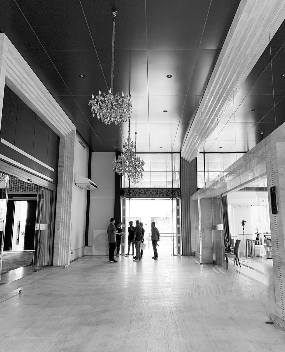 thecimonalisa's tweet image. The way they transformed this venue for a wedding 😍