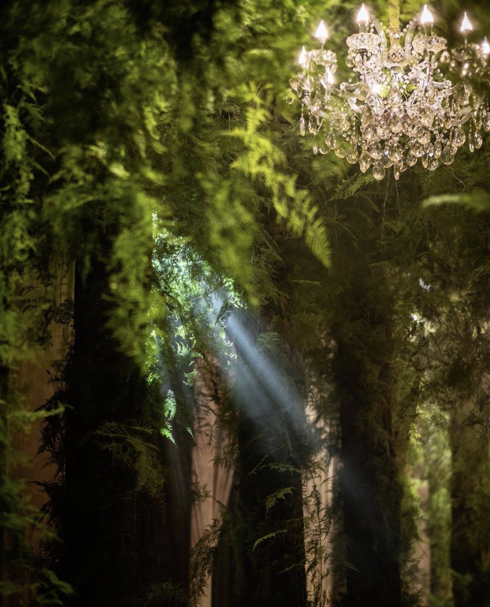 thecimonalisa's tweet image. The way they transformed this venue for a wedding 😍