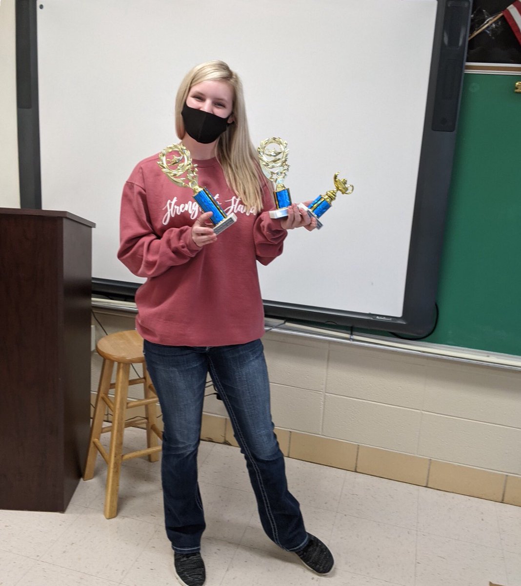 Lebanon_Debate_'s tweet photo. Before winter break, these students competed in the Bolivar Invitational and did exceedingly well! Congratulations to these Yellowjackets on their victories and their overall team victory finishing in first place! @AshleyFelton5 @KevinGLowery @wchristianleb https://t.co/VnSckaN2M2