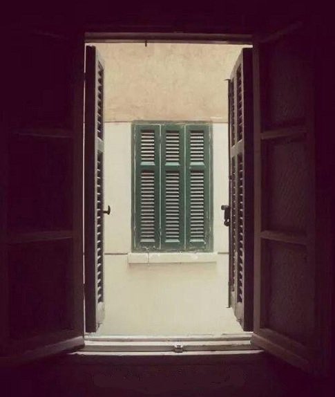 أن تفتح نافذتك على جدار ألطف من أن تفتح على نافذة مغلقة.