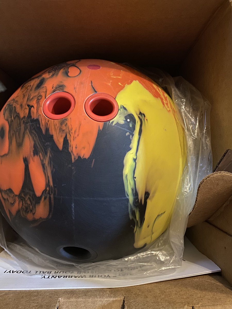 Scott_C300's tweet photo. I can’t wait to throw my new @motivbowling Forge Flare tomorrow. 
#MotivNation #ForgeFlare https://t.co/N1lq2ne3C2