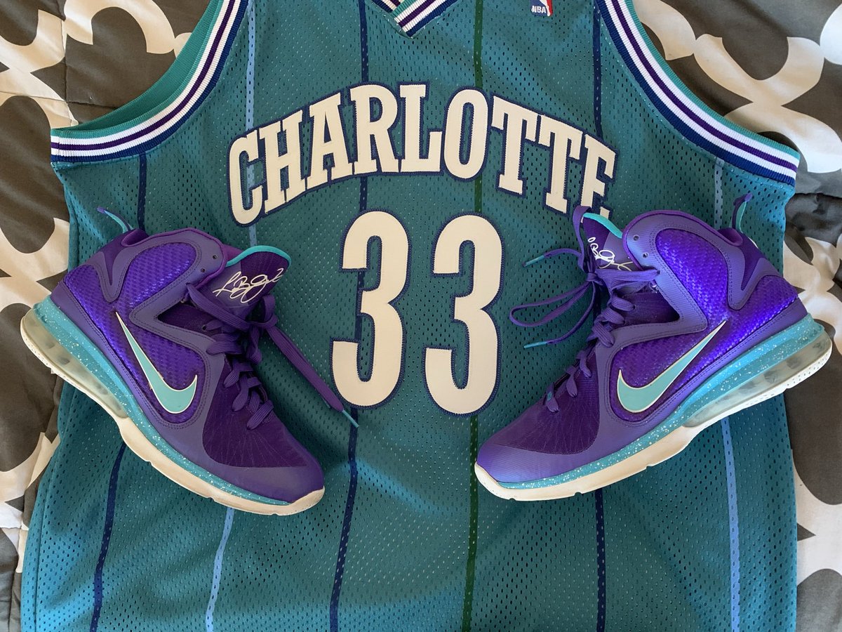 TPettyford's tweet photo. (Day 30) 2012 Release. Lebron 9 ‘Summit Lake Hornets’ @kingjames #lebronjames #lebron #nike #nicekicks #hornets #lebron9 #lebron9s #lebron9hornets #charlotte #charlottehornets #45daysofbrons #brkicks #kicksonfire #kickstagram #sneakerhead #wearyourkicks #wearyourshoes https://t.co/vaK4QkiU1Y