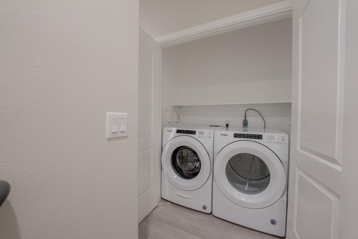Greenfield_Apts's tweet photo. Completed in May 2020, #GreenfieldApartments #WestminsterCA offers upscale #apartments and #townhomes with spacious floor plans and high-end details. Apply today at https://t.co/HIfZ6FFYTD https://t.co/dhhiEawufJ
