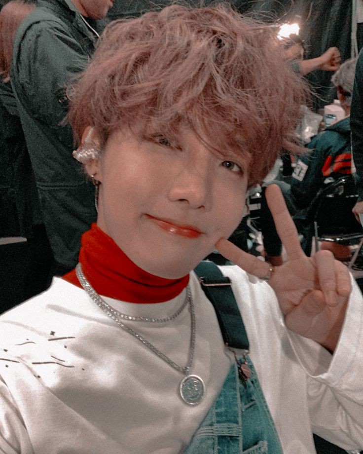 AndreaXiromi's tweet photo. Y recuerden chic@s
No solo apoyemos a Mochi también hay que apoyar a solecito
#HoseokWeLoveYou
#2YearsWithPromise https://t.co/3bSTdMiGma