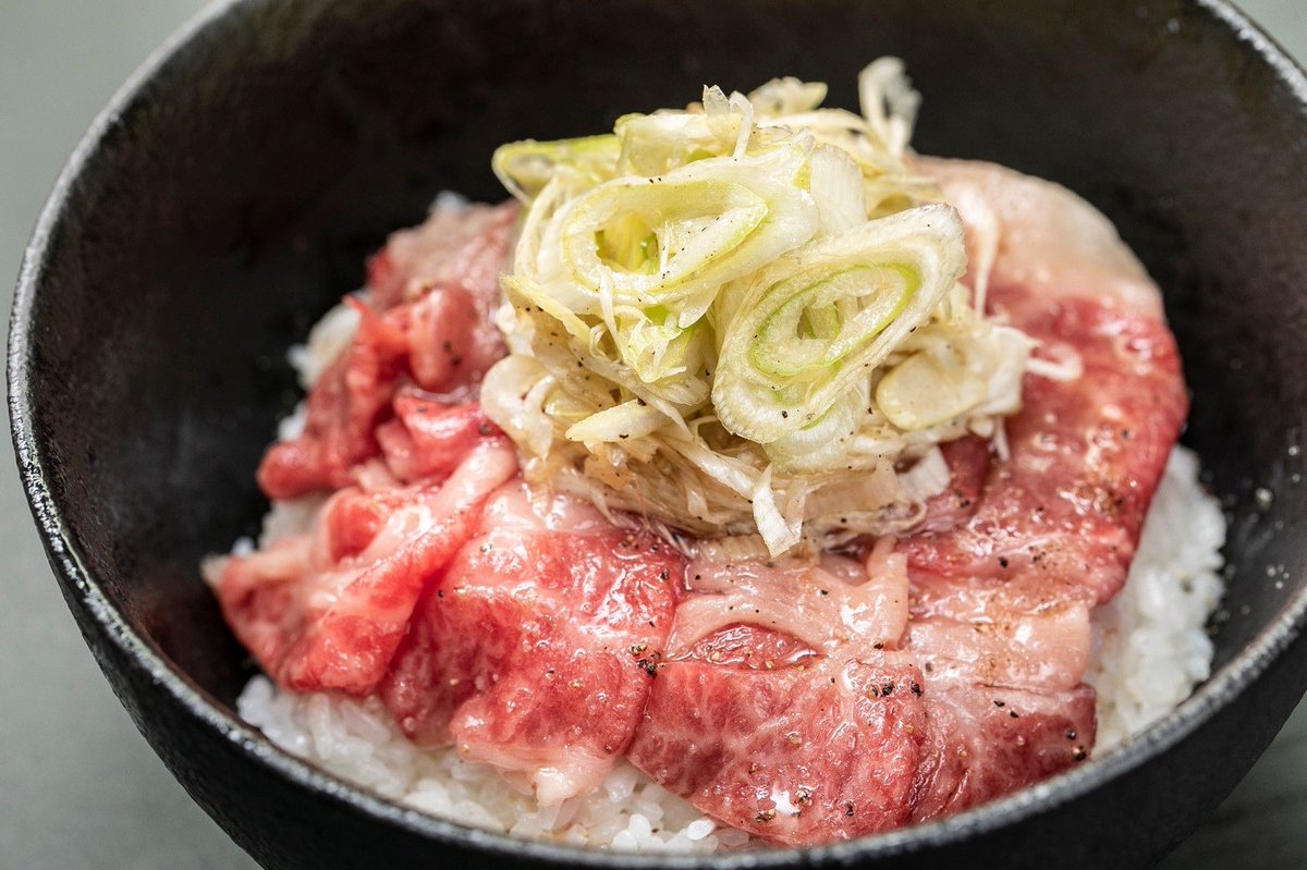 KobyRanch's tweet photo. 遅まきながら！
あけましておめでとうございます！
本年も何卒！よろしくお願い申し上げます！！！
新年初めは、画像のお肉一切関係ないのですが、私の応援している鷹木信悟選手、そして飯伏幸太選手が共に大舞台で勝利を飾り、良いスタートがきれました！
今年も、より良い1年となりますように！ https://t.co/oNbU4dc59b
