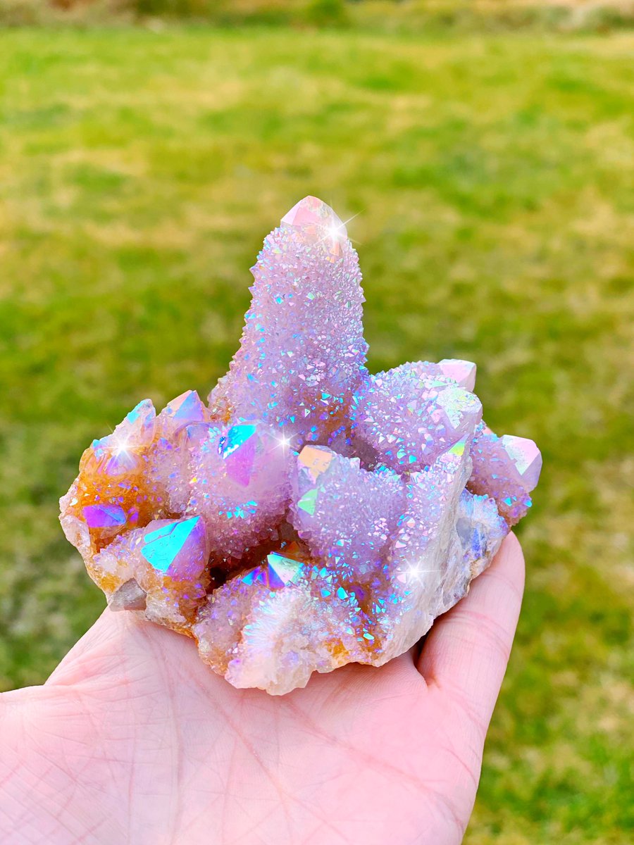 Manda31409's tweet image. Forgot to post this beauty here.
Spoiled myself with this aura spirit quartz for my Birthday💖🌈