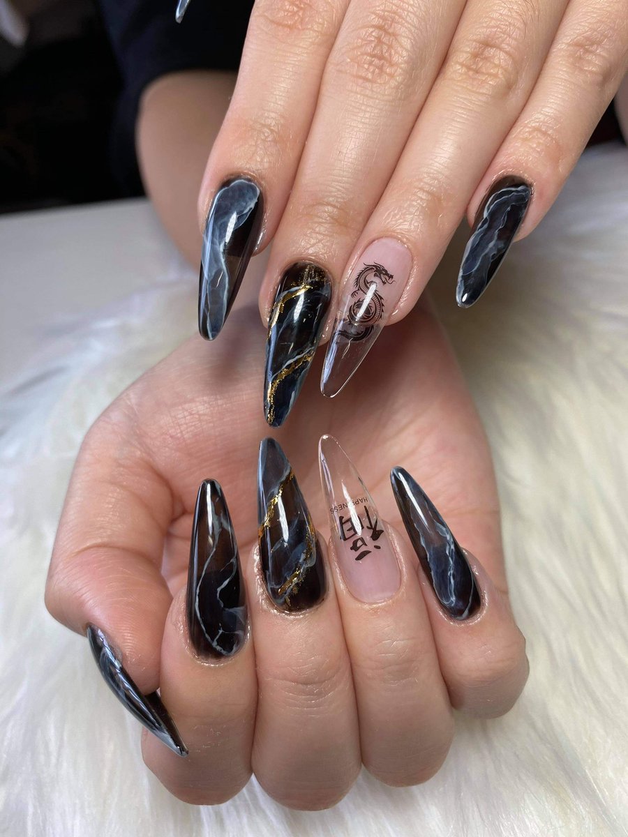 Phamdrick's tweet photo. hi friends! my lovely girlfriend has been working hard to create the nicest press-on nails in the game!! she has a special promotion right now so if ya'll are interested in getting yo nails did for a special occasion, please check out her instagram @clawsbyjulie https://t.co/eIWgKiWT8K