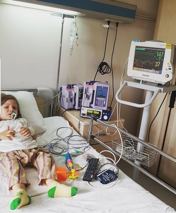 #SonDakika

BU TWEETİ gördüyseniz 
RT yapabilir misiniz Lütfen!

Minik Ulus Kalp Nakli Bekliyor 

#OrganBağışıHayatKurtarır 

#WashingtonDC 
#Amerika 
#Trump 
#Biden 
#dolar 
#Perşembe
#WhiteHouse 
#ABDYANIYOR