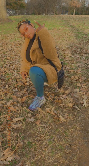 Here&rsquo;s a couple flics for ya 💛🌻 #flowerchild https://t.co/ujiAwiLTaL<a href="/tag/flowerchild"class="tags">#flowerchild</a>