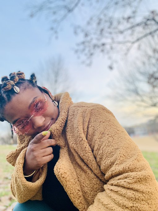 Here&rsquo;s a couple flics for ya 💛🌻 #flowerchild https://t.co/ujiAwiLTaL<a href="/tag/flowerchild"class="tags">#flowerchild</a>