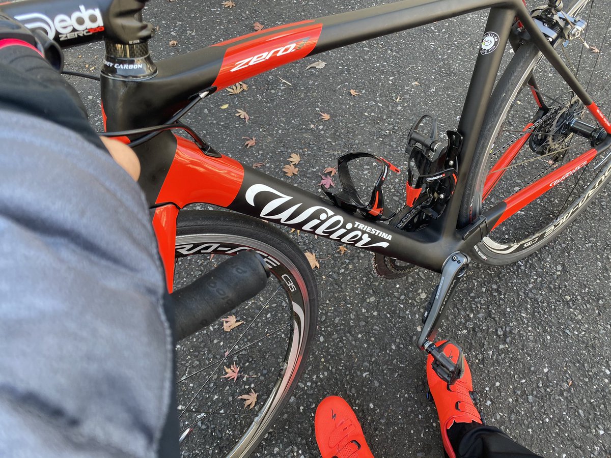 kisatonakamu's tweet photo. いろいろありまして、現在
#wilier のzero7を借り物競走中🥺
本日のbirthdayトレーニングも終わり!!!
たくさんの方、お祝いの言葉ありがとうございました🌈✨
寒波来て暴風で荒れて緊急事態宣言だけど心はハッピー!!!
ゆーやに国を挙げての祝福と言われて確かに...ッ!!!!となりました！ポジティブ！ https://t.co/JJrJDJzGFr