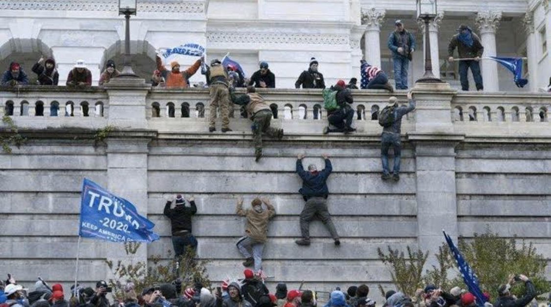 priyankagandhi's tweet photo. Scenes from the United States of America are deeply disturbing. Democracy and freedom are the essence of America’s greatness. The entire world is watching. May the people of America preserve the dignity of their nation and let the democratic process prevail peacefully. #USCapitol https://t.co/wurHmkbTgd