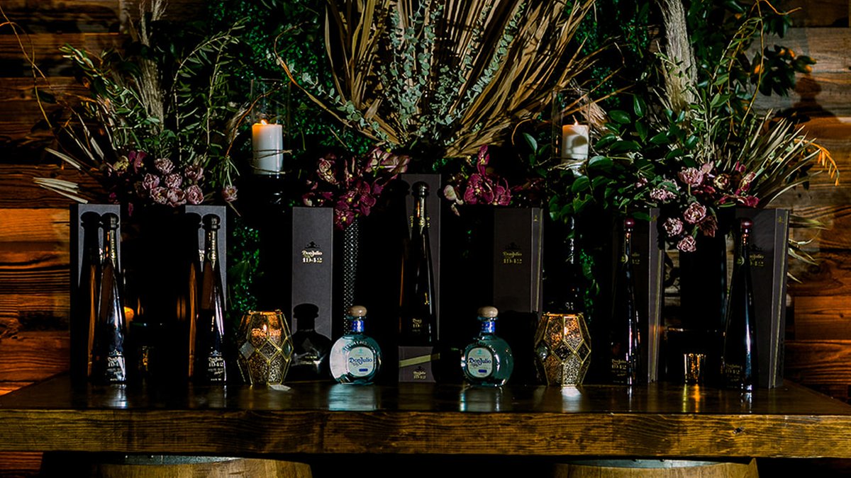 PersianoEvents's tweet photo. Let’s drink to happy memories! 🥂 https://t.co/sgozWX26rn