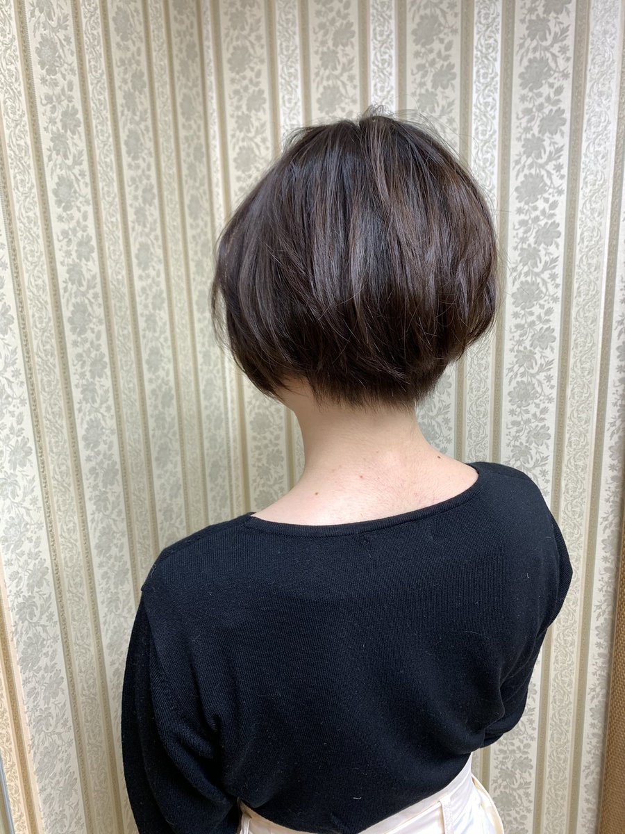 シャンテグラム ヘアスタイル紹介 ナチュラルな丸みのあるショートボブスタイル ブリーチ無しのブラウン系 カラーや メンズカット 黒髪系 ナチュラルスタイルの方々も多く施術させていただいております