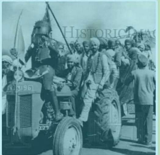 Ajaychhimpa9's tweet photo. आज इतिहास फिर दोहरा रहा,1906में किशन सिंह ओर अजित सिंह ने अंग्रेज़ो के तीन काले  कृषि कानूनों के खिलाफ आंदोलन खड़ा किया था जिन्हें अंग्रेज़ो को वापस लेना पड़ा। "पगड़ी संभाल जट्टा" आंदोलन का नारा बना आज भी कमोबेश ओर हालात वहीं है वहीं तीनों काले कानून आज है  
#किसान_एकता_जिंदाबाद https://t.co/PTiOQ1GxV0