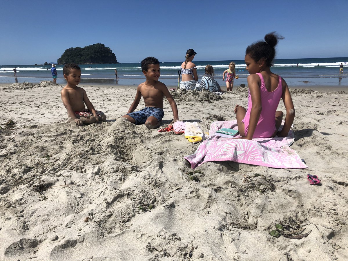MphoMbiyozo's tweet photo. Beach bums...#ExploringNZ #NorthIsland https://t.co/ujx0Pv3C3Q