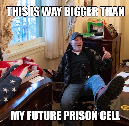 IanInstinct's tweet photo. @SLudowigs @revdocshar @TheDailyShow https://t.co/DnsemKThng