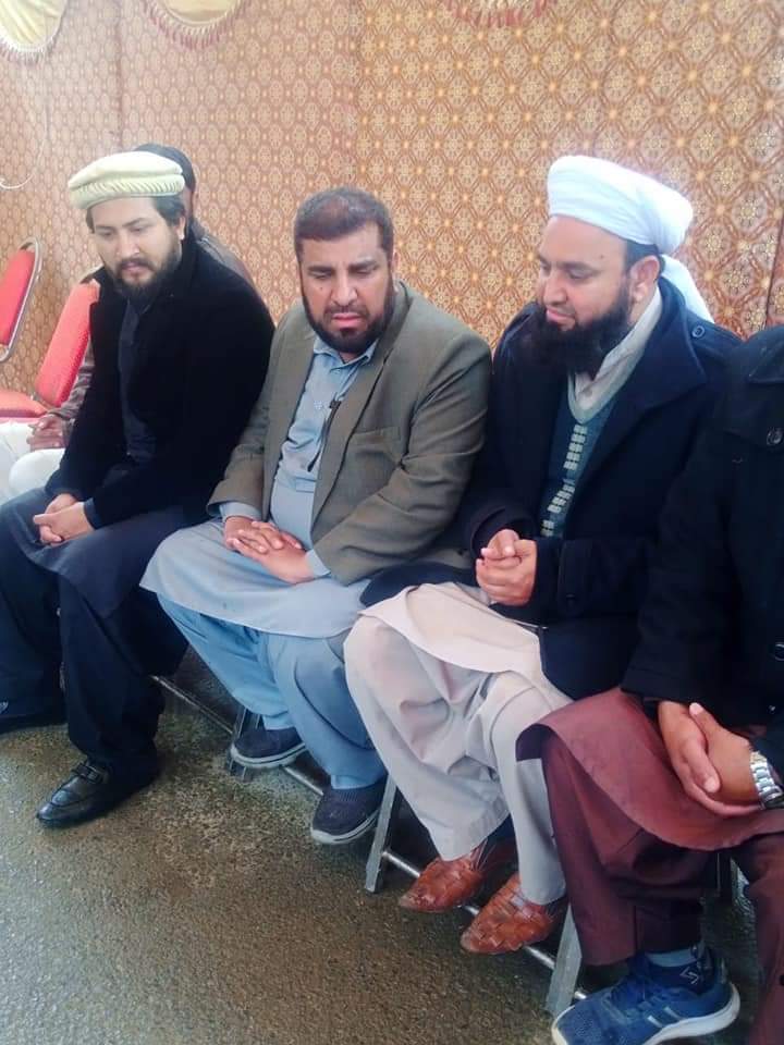 Voiceofxpose's tweet photo. اسلام آباد میں اسامہ ندیم ستی  کے والد چچا اور دیگر برادری کے ساتھ اظہار تعزیت اور ہر حوالے سے تحریک لبیک پاکستان کی طرف سے مکمل تعاون کی یقین دہانی کرائی گی۔ https://t.co/JFydyZjwlM
