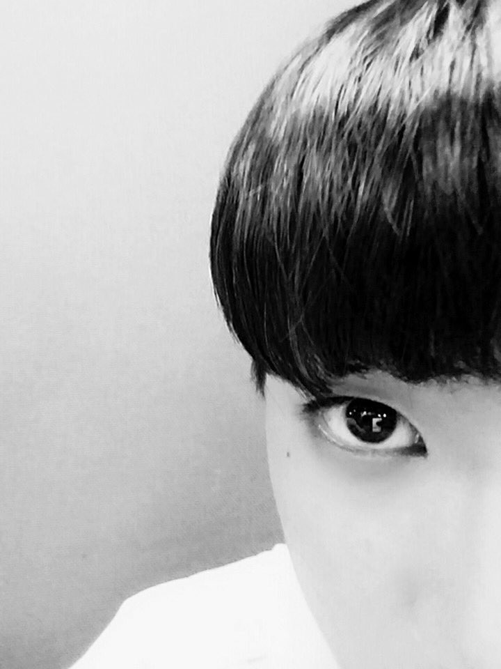 onedream_twt's tweet photo. ⠀· 🍫 ⁺ onǝ ど. drᥱᥲm — · ! 🕸️ ( 𝐩. ) lᥲчlıst ⨾ 𝗞𝗔𝗬𝗟𝗘's ╱. ___,, ✰p - dᥲtᥱ › #SWINGbyTWINKLE
Twinkle trae para nosotros una rolita buena para disfrutar en estas épocas de crisis y nada mejor que hacerlo junto a la photocard de mi bias sexc Zhamya. https://t.co/ikAI1iFs7d