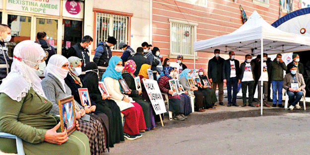 KANDİLİN KANDİLİNİ SÖDÜRECEĞİZ
BÜTÜN KALBİMLE İNANIYORUM Kİ GERÇEKTEN BAŞARACAKSINIZ RABBİM YARDIMCINIZ OLSUN ARTIK HEP BİRLİKTE GAFLET UYKUSUNDAN UYANMAMIZIN VAKTİ GELDİ TÜRKÜMÜZ KÜRDÜMÜZ ESKİDEN OLDUĞU GİBİ BİR OLURSAK SIRTIMIZI KİMSE YERE GETİREMEZ YAŞASIN TÜRK KÜRT KARDEŞLİĞİ