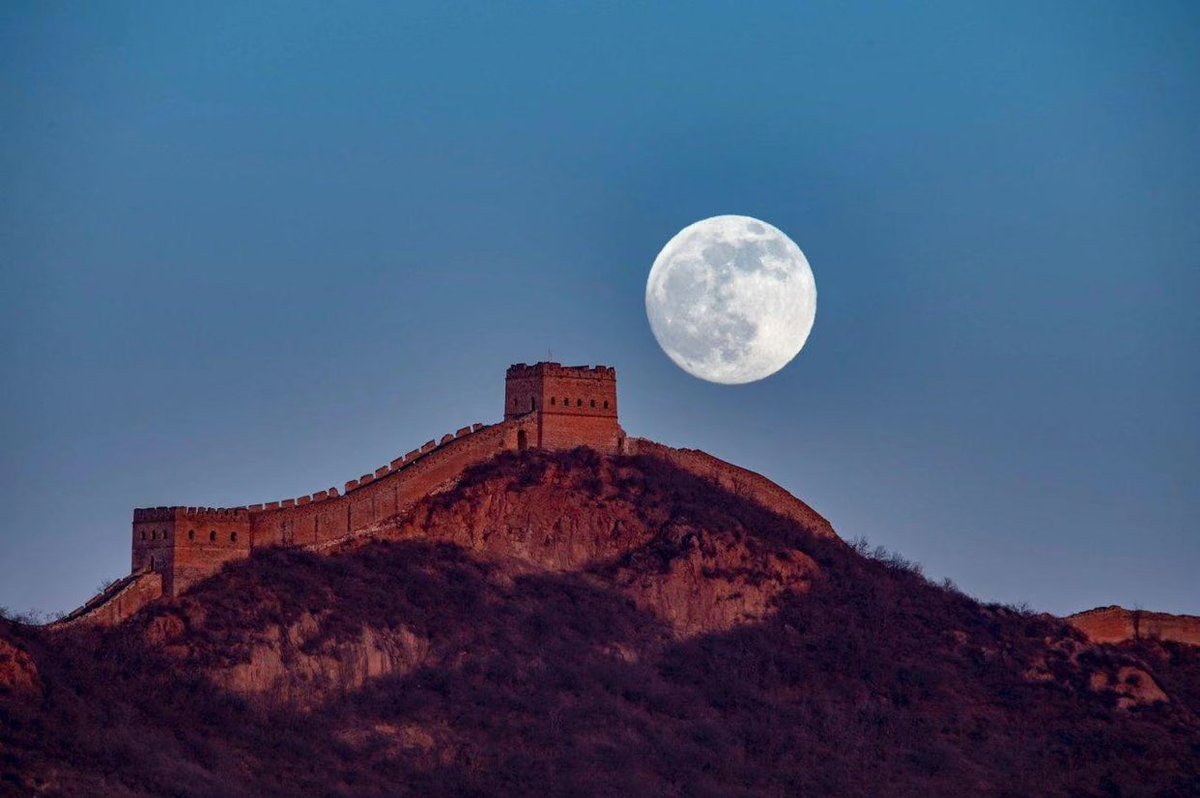 老大哥看着你on Twitter 怒发冲冠 凭栏处 潇潇雨歇 抬望眼 仰天长啸 壮怀激烈 三十功名尘与土 八千里路云和月 莫等闲 白了少年头 空悲切 靖康耻 犹未雪 臣子恨 何时灭 驾长车 踏破贺兰山缺 壮志饥飧胡虏肉 笑谈渴饮匈奴血 待从头 收拾旧山河