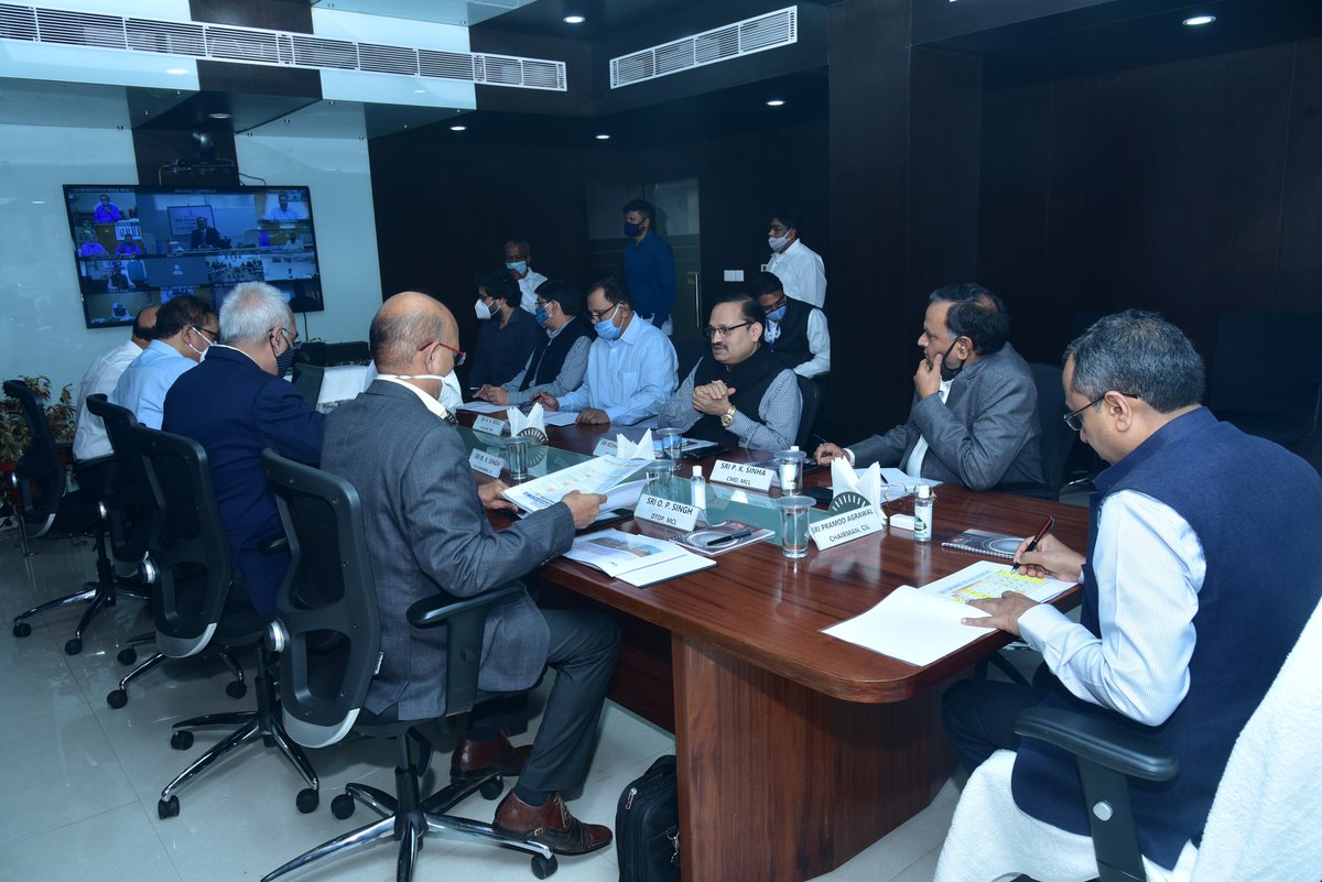 mahanadicoal's tweet photo. Mr Pramod Agrawal, Chairman, @CoalIndiaHQ reviewed the performance of @mahanadicoal (MCL). Mr PK Sinha, CMD, MCL along with FDs of company participated in the meeting held at Bhubaneswar, which was also attended by Area GMs, HoDs &amp; other senior officers through videoconferencing. https://t.co/M2xc3OeJKF