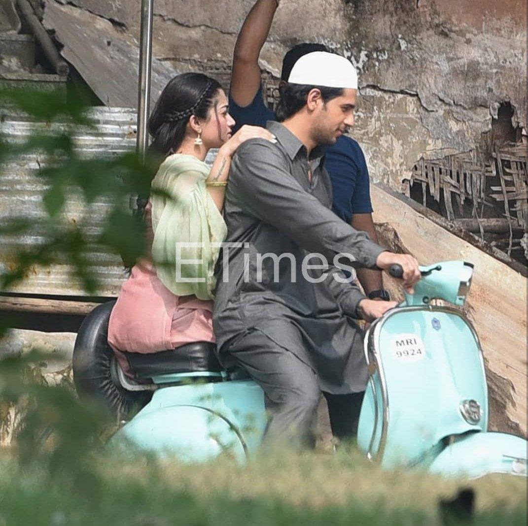 RmoeOfficial's tweet photo. Mission Majnu Shoots Started Now.!! ❤️
Latest Location Pics :)

#SidharthMalhotra  #RashmikaMandanna 
@iamRashmika || @RmoeOfficial https://t.co/r8AiV3RpGM