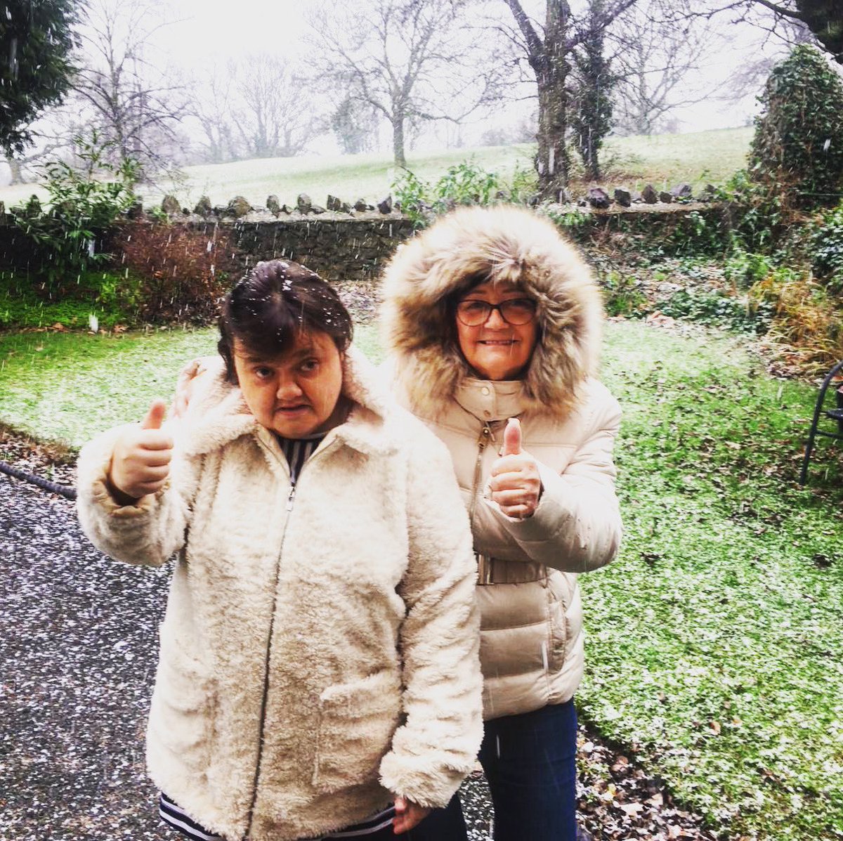 AutonomyGroup's tweet photo. Winter vibes at The Oaks ❄️❄️❄️
.
.
#caringpeople #theoaks #everydaymakesadifference #wrappedupwarm #enjoyinglife #enjoyingthesnow #localpark #exploringoutdoors #nature #residents #supportworkers #autonomylife #winterfun #workhard https://t.co/FWLu5AOtC5