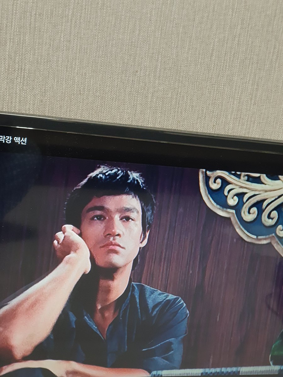 이소룡, 묘가수 주연의 1972년작 #맹룡과강 하네. 액션이 좋은 영화다Translate post