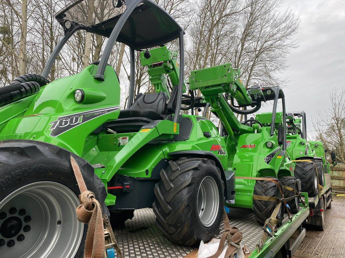 avantandpaddock's tweet photo. Looking for a new Avant loader? With the uncertainty of Brexit, we now have every Avant series in stock totalling to 11 new stock machines🤩 Get in touch on 01458 850084 or sales@avantequipment.co.uk to come and view or reserve one of these machines today! ☎️ https://t.co/cselb7Mx7Z