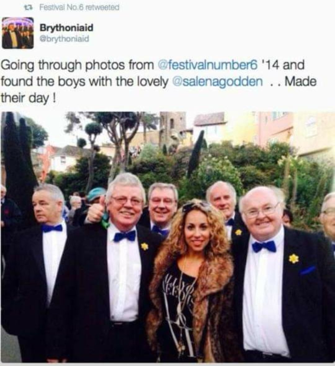 Throwing it back to that time i got mistaken for @salenagodden at <a href="/festivalnumber6/">Festival No.6</a> 😂🤩